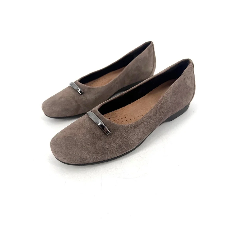 Clarks Unstructured Flats Women Size 10 Taupe Suede Office Minimalist Neutral